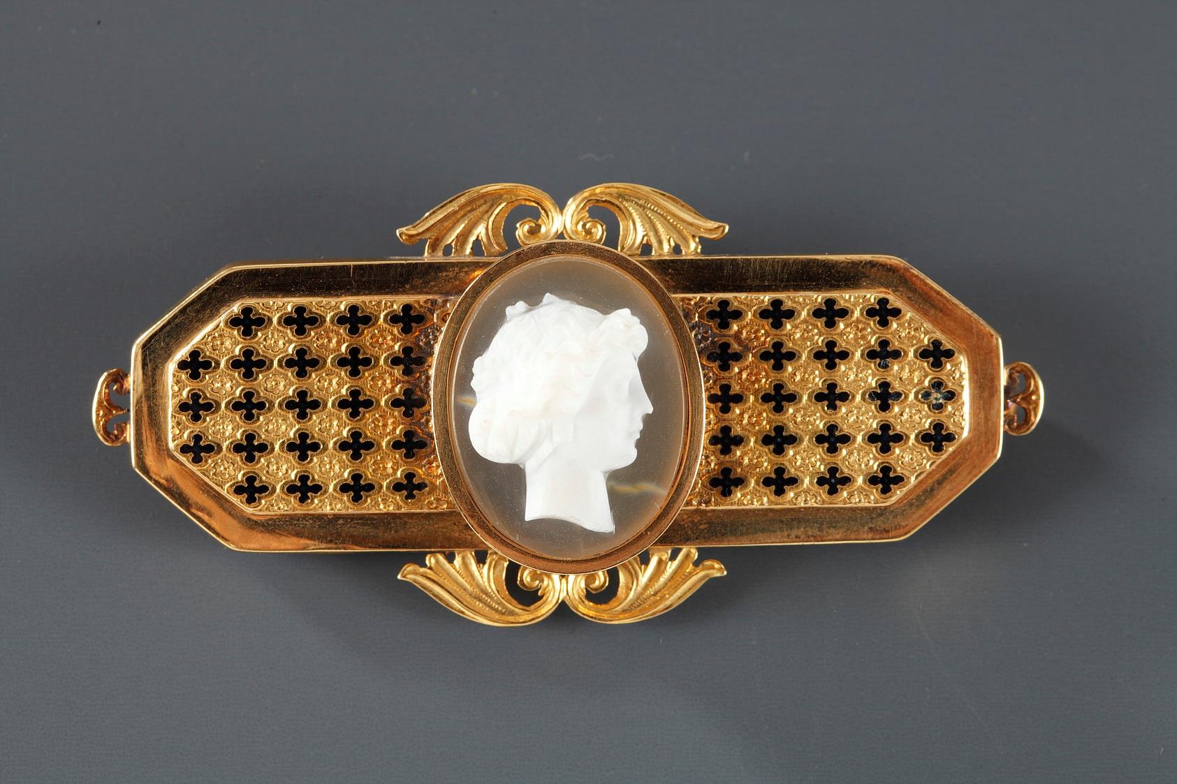 19th Century Gold-mounted and enamel cameo brooch. 