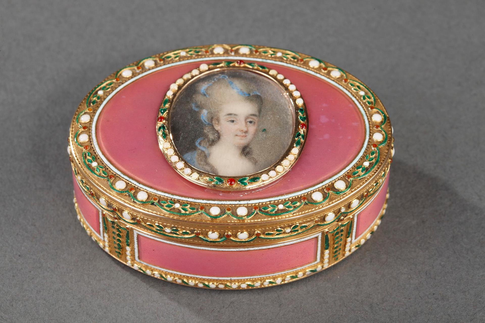 box, gold, snuff-bos, 18th century, miniature, portrait, ivory, Hanau, enamel