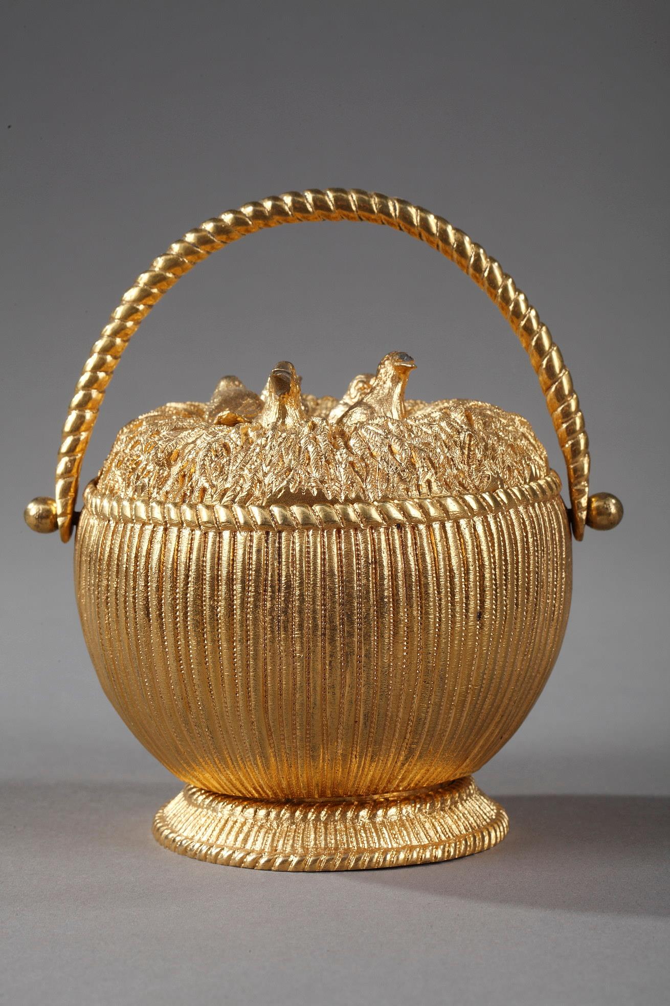 Early 19th century inkwell in gilt bronze. 