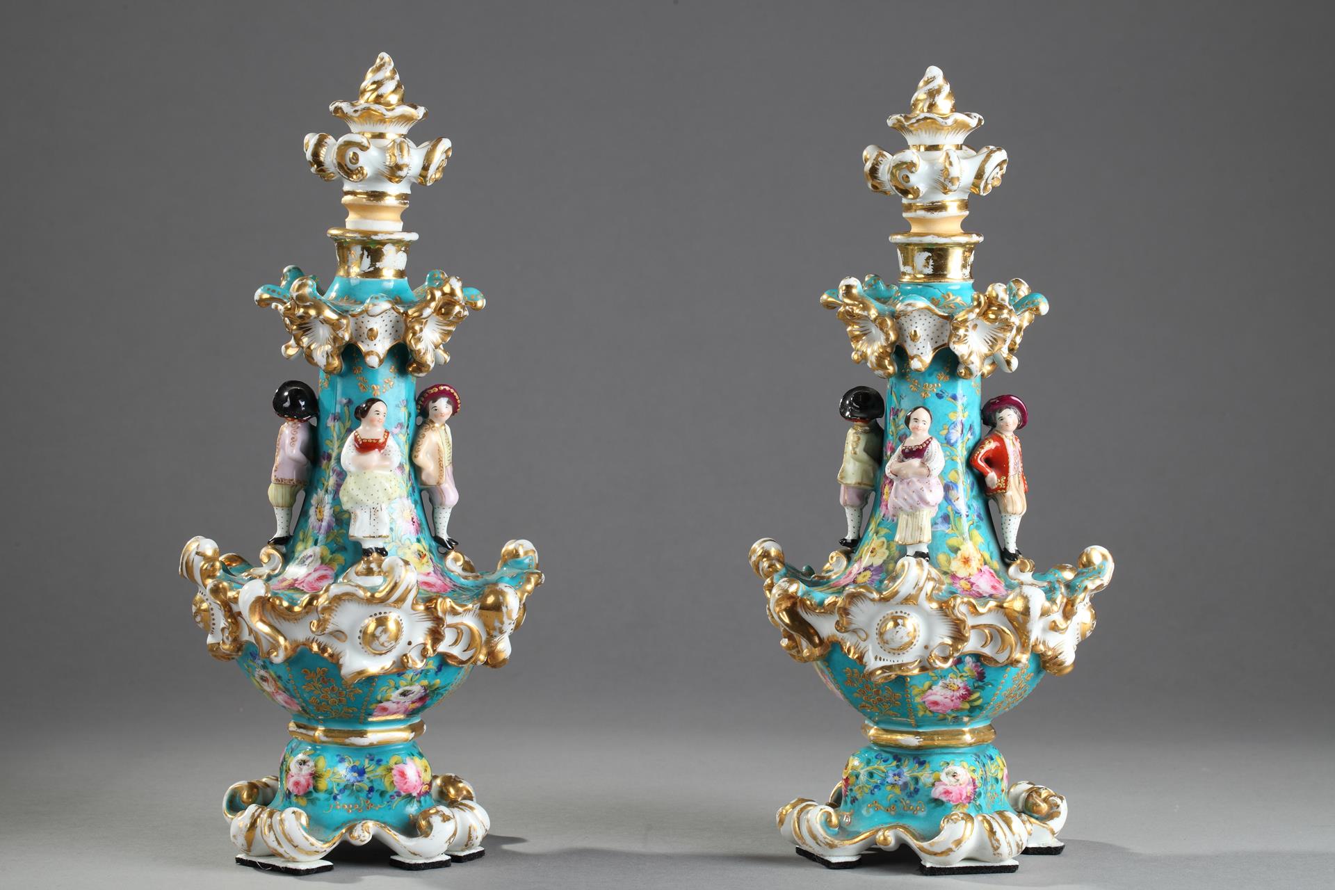 Pair of Jacob Petit porcelain flask. 
Circa 1830-1840.